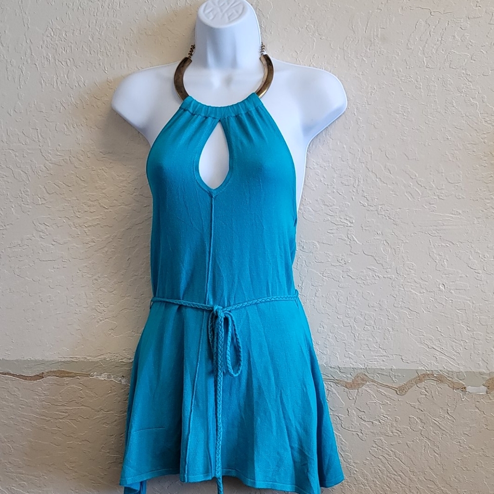 Cache Halter top